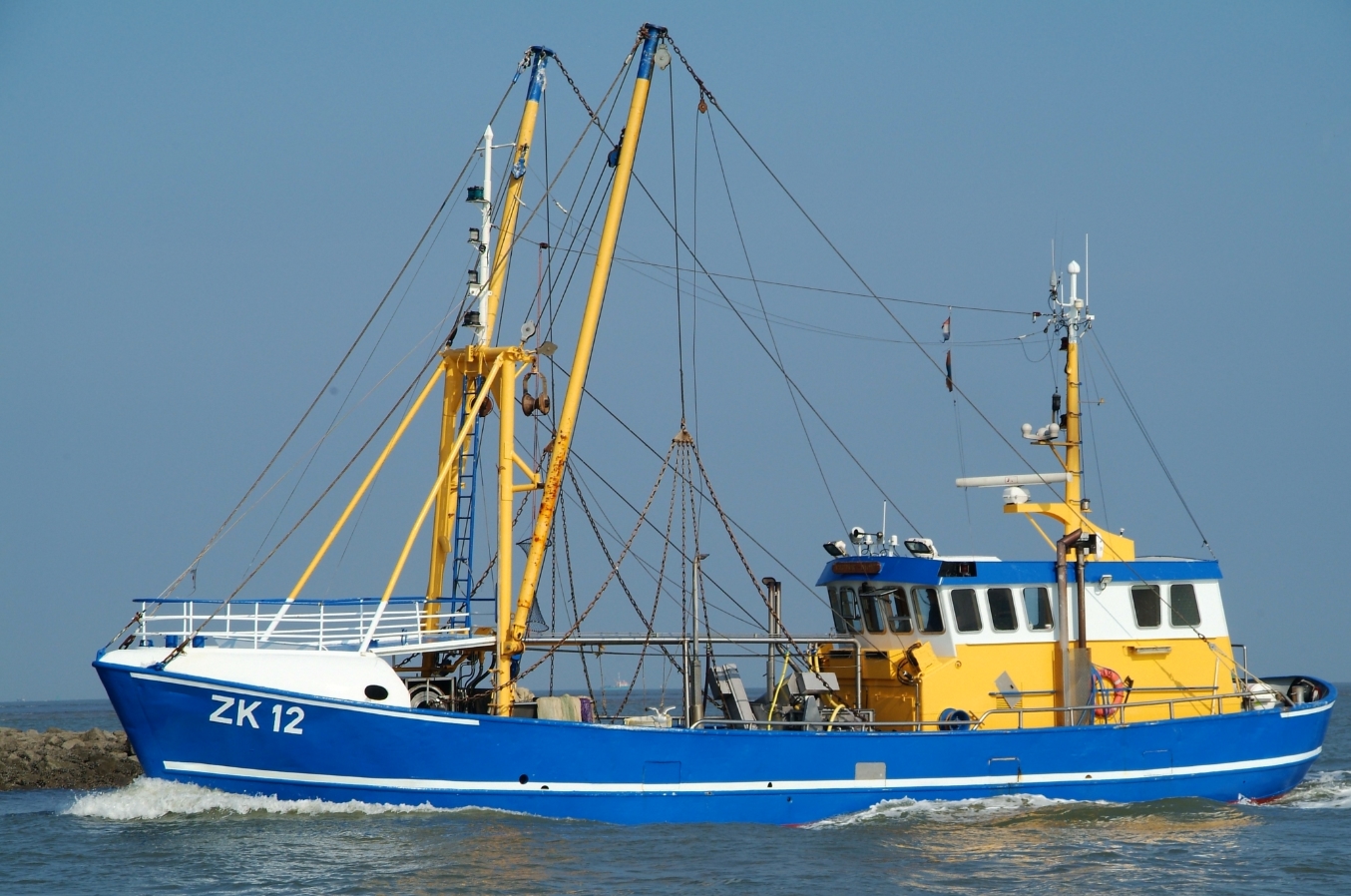 For sale, small Stern – Trawler ZK-12 Pieter Dion